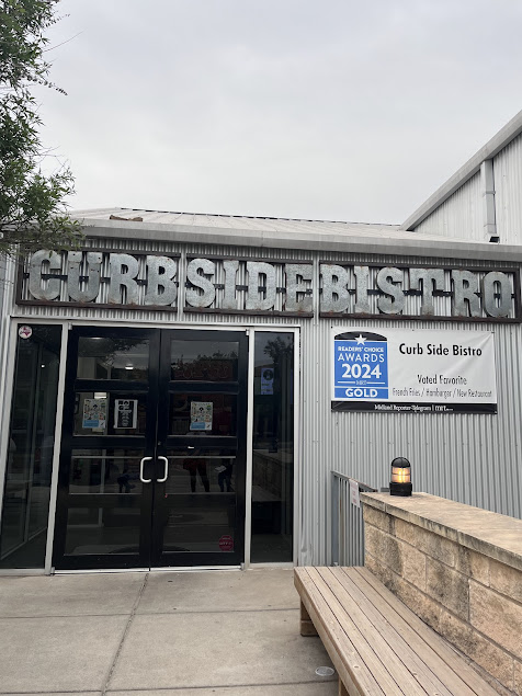 Photo Curb Side Bistro Ii - 19