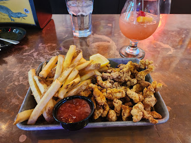 Photo Daisy's Po-Boy And Tavern - 10