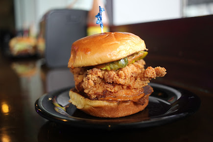 Photo Daisy's Po-Boy And Tavern - 13