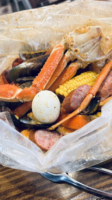 Photo Dcrab Boat Aloha Hawaiian Bbq - 17