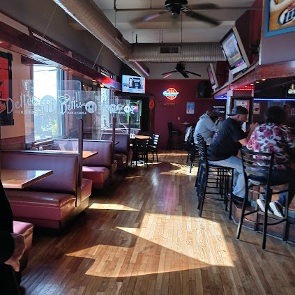 Photo Dellis Restaurant Bar Grill - 18
