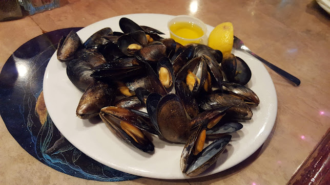 Photo Dellis Restaurant Bar Grill - 21