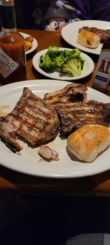 Photo Dellis Restaurant Bar Grill - 22