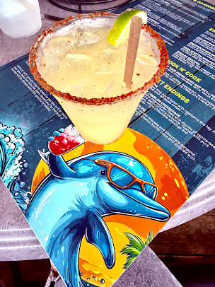 Photo Dolphin Tiki Bar Grill - 10