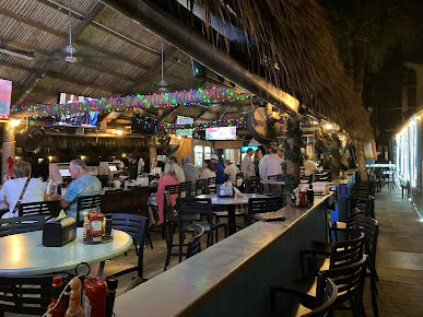 Photo Dolphin Tiki Bar Grill - 11