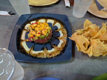 Photo Dolphin Tiki Bar Grill - 21