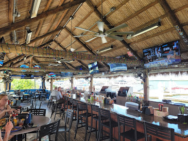 Photo Dolphin Tiki Bar Grill - 25