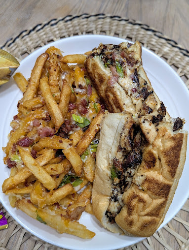Photo Drunk Tank Grill - 18