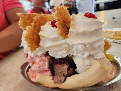 Photo Duffer's Restaurant & Old Fashioned Ice Cream Parlor - 10