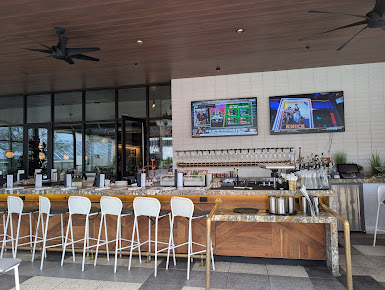 Photo Earls Kitchen + Bar - 16