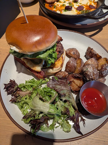 Photo Earls Kitchen + Bar - 25