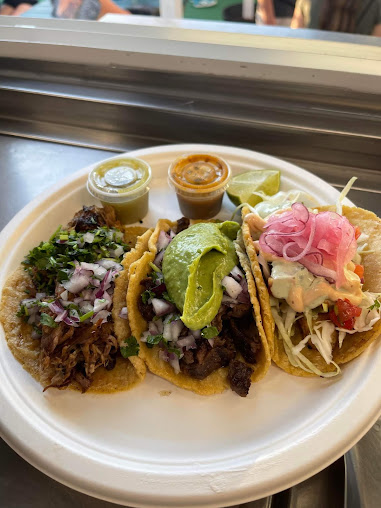 Photo El Viejon Taqueria Y Mariscos Food Truck - 11
