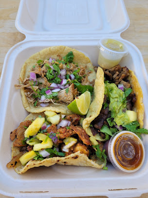 Photo El Viejon Taqueria Y Mariscos Food Truck - 23