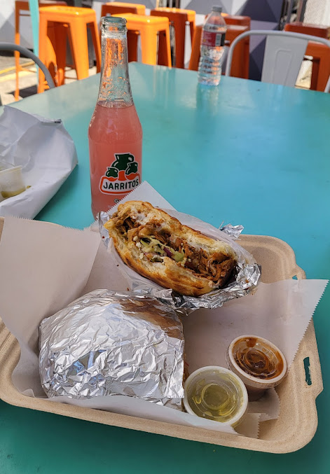 Photo El Viejon Taqueria Y Mariscos Food Truck - 26