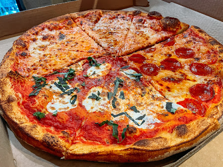 Photo Ernesto's Pizza - 12