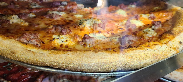 Photo Ernesto's Pizza - 21