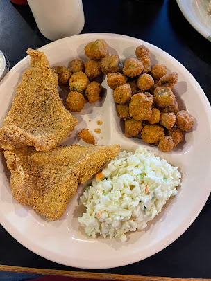 Photo Family Style Chicken Seafood - 9