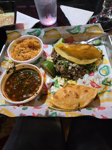Photo Famosos Tacos & Tequila - 16