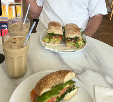 Photo Favoloso Espresso Bar + Deli - 19