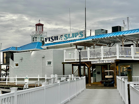 Photo Fish Slips Marina Raw Bar Grill - 25