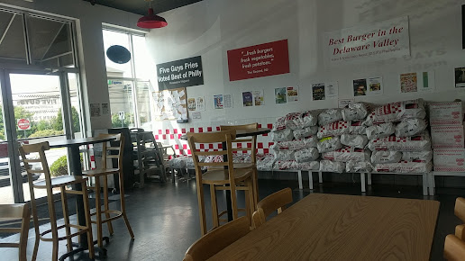 Photo Five Guys - 28