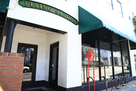Photo Flying Saucer Draught Emporium - 0