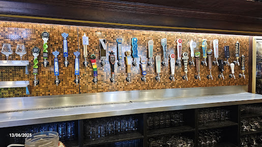Photo Flying Saucer Draught Emporium - 31