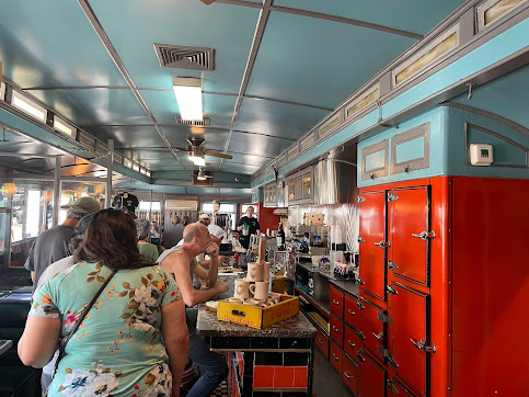 Photo Four Sisters Owl Diner - 17