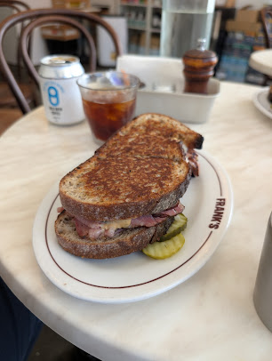 Photo Frank's Deli - 23