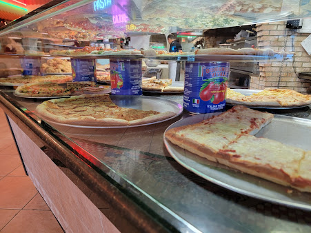 Photo Frank's Pizza & Restaurant - 12