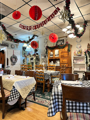 Photo French Market Cafe & Gourmet Shop - Tea Room - 22