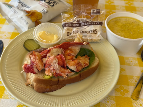 Photo Genos Chowder Sandwich Shop - 12