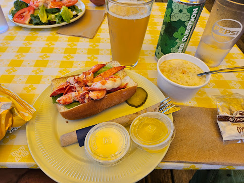 Photo Genos Chowder Sandwich Shop - 15