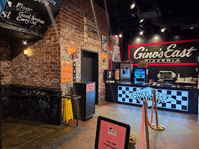 Photo Gino's East - 11