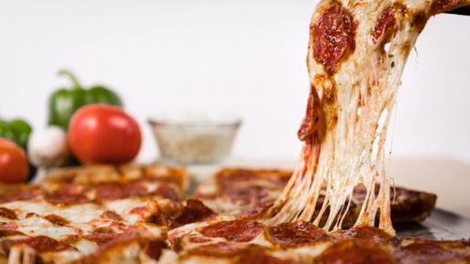 Photo Gioninos Pizzeria 2929 Cleveland Ave S - 3