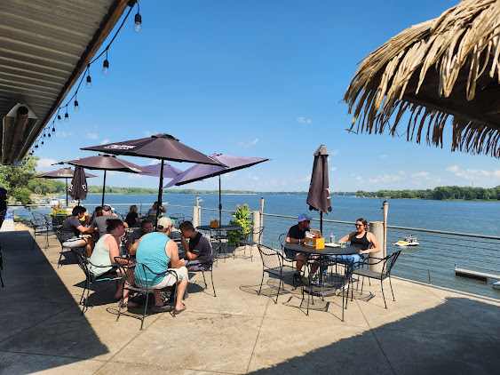 Photo Go Fish Marina Bar Grill - 14