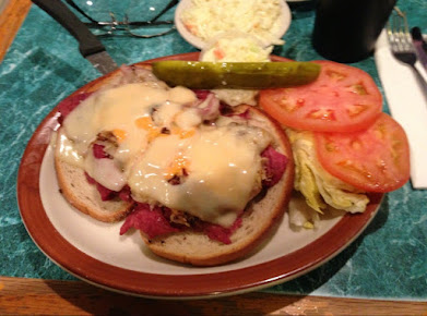 Photo Golden Pigeon Diner Restaurant - 17