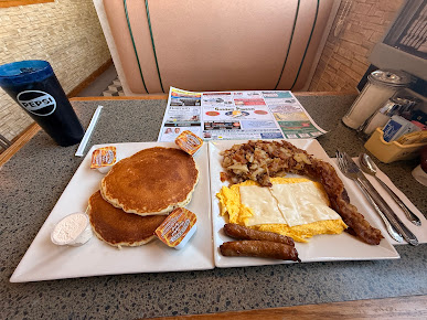 Photo Golden Pigeon Diner Restaurant - 29