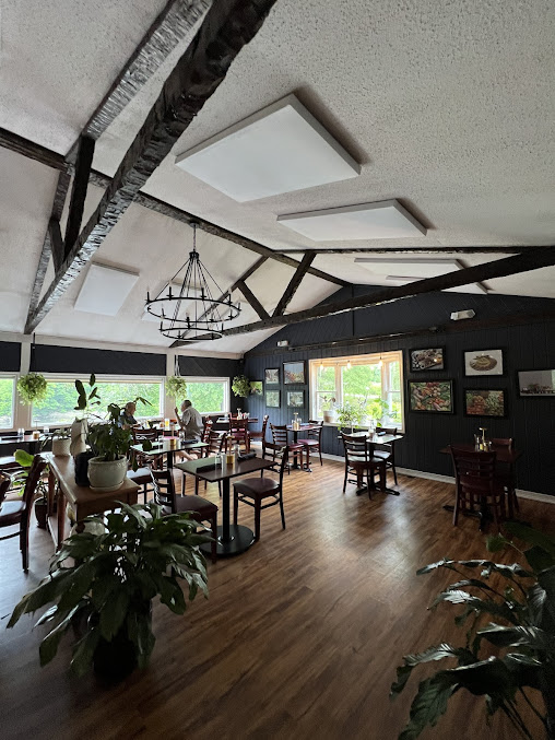 Photo Good Eats Restaurant Bar - 5
