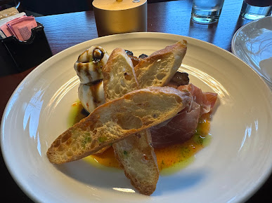 Photo Good Eats Restaurant Bar - 9