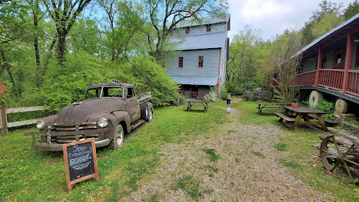 Photo Goodness Gracious Restaurant And Catering - 10