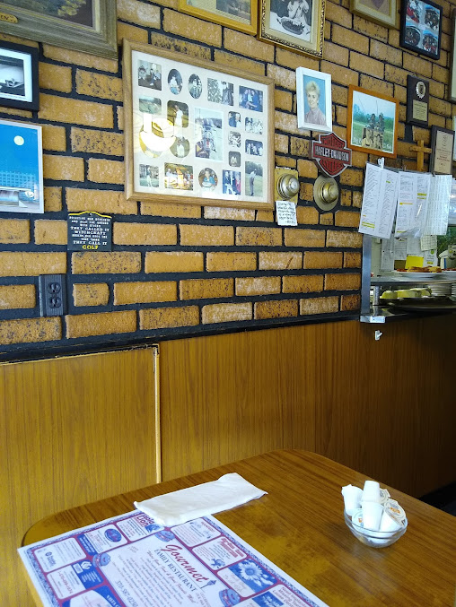 Photo Gourmet Family Restaurant - 15