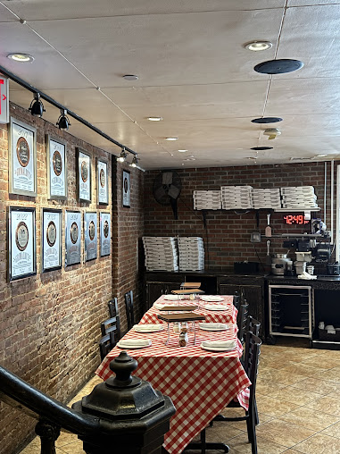 Photo Grimaldi's Pizzeria - 14