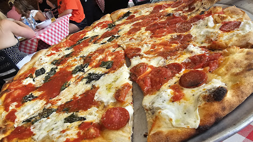 Photo Grimaldi's Pizzeria - 26