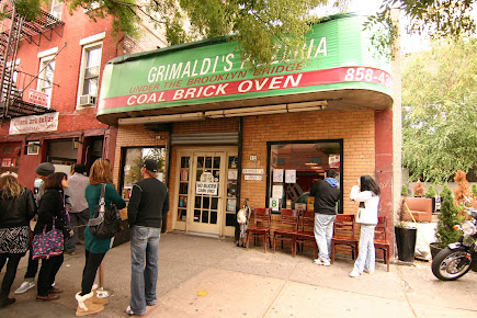 Photo Grimaldi's Pizzeria - 27