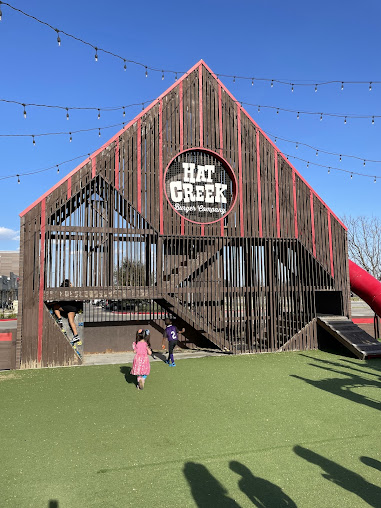 Photo Hat Creek Burger Company - 23