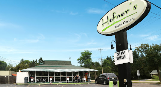 Photo Hefners Frozen Custard Jumbo Burgers - 3
