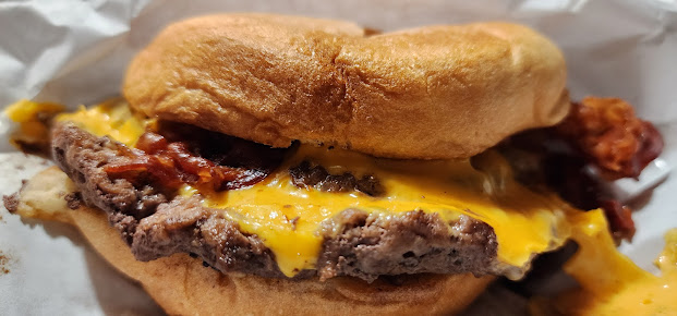 Photo Hefners Frozen Custard Jumbo Burgers - 9