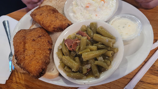 Photo Hoops Grill Sports Bar - 11