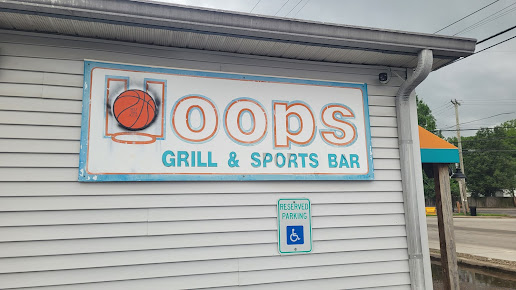 Photo Hoops Grill Sports Bar - 24